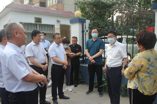 北關區(qū)區(qū)委書記李富生到公司進行...